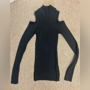 Women’s off-the-shoulder bodycon  sweater